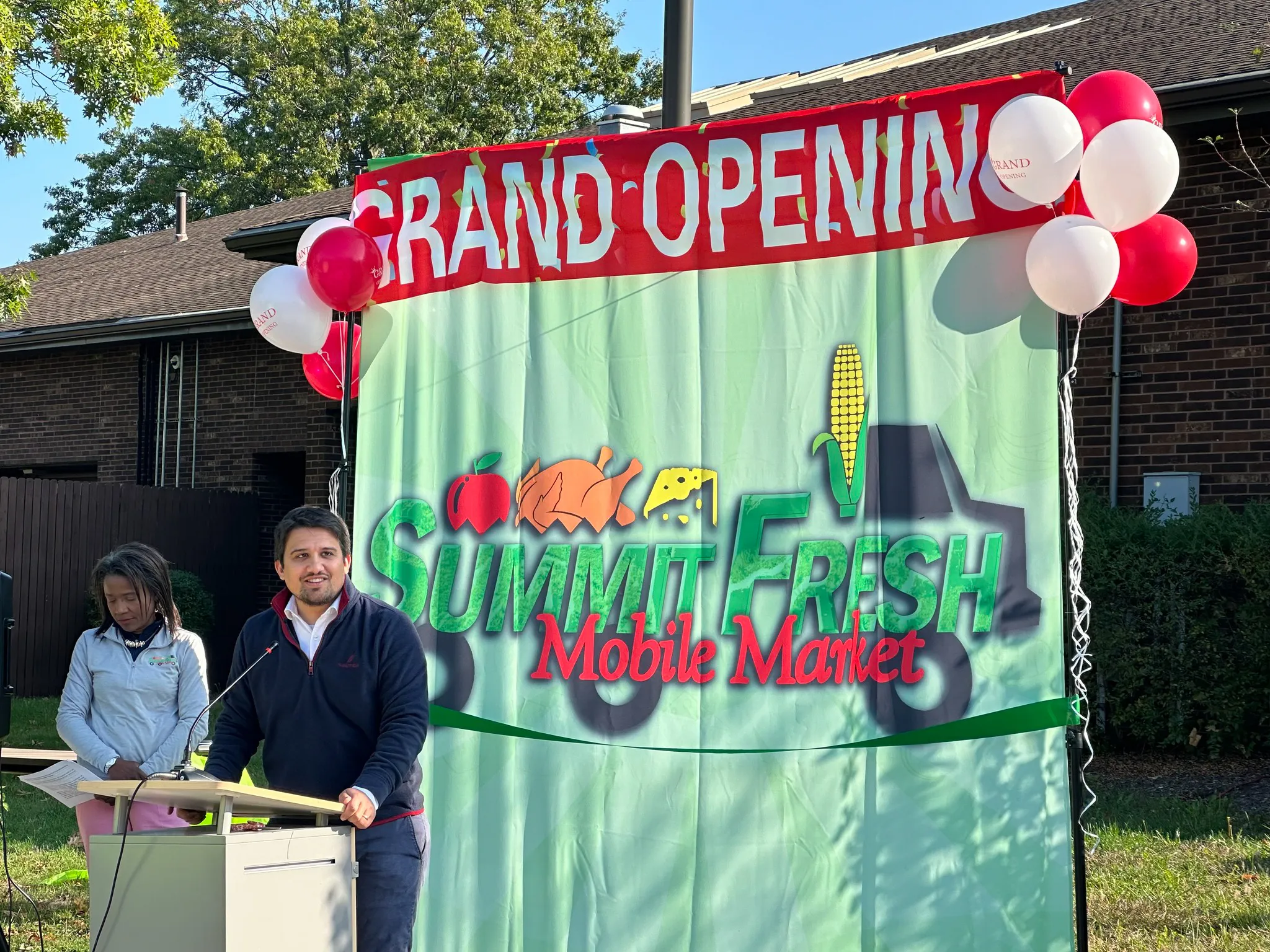 Launch and Support Summit Fresh Mobile Market  Banner
